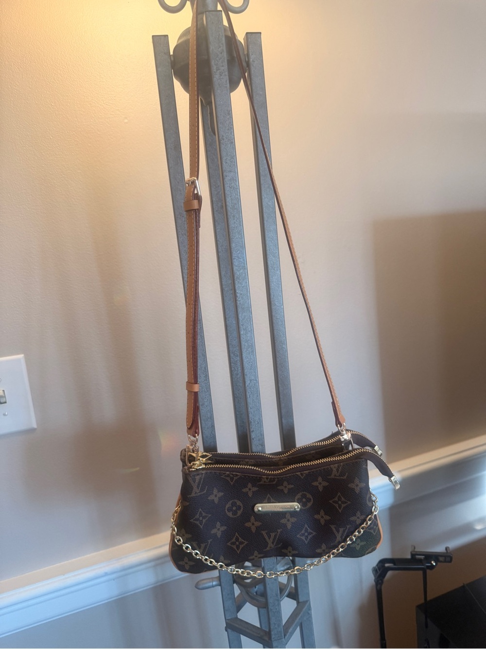 Source Unknown Brown Monogram Crossbody Bag with Gold Chain